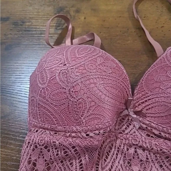 NWT Fredricks of Hollywood pink/dusty rose floral Finley lace bralette - Picture 7 of 10